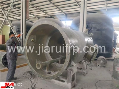 טכנולוגיית FRP מתגברת על האתגרים של אחסון כימיקלים מאכלים מאוד